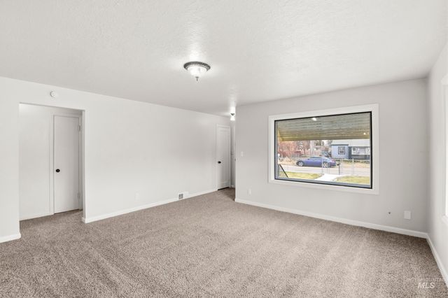 303 W Hazel Street, Caldwell, ID 83605