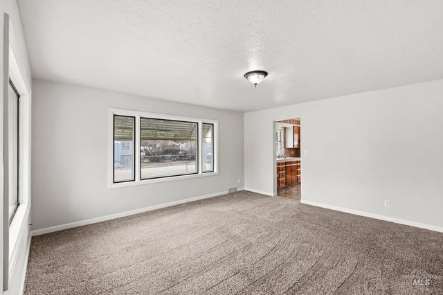 303 W Hazel Street, Caldwell, ID 83605