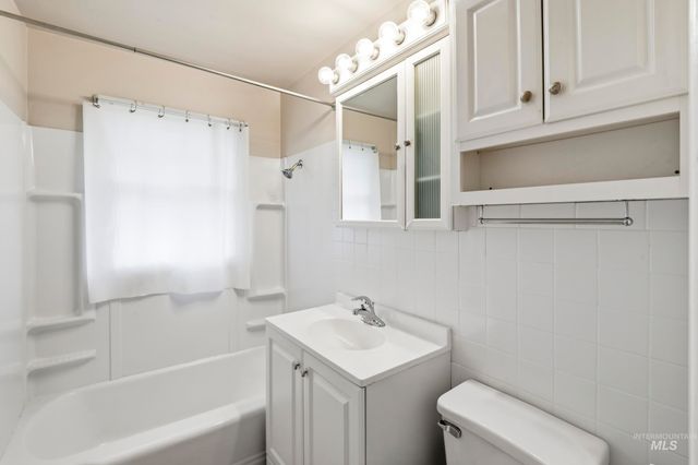 303 W Hazel Street, Caldwell, ID 83605