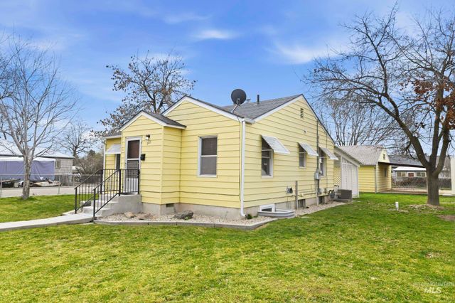 303 W Hazel Street, Caldwell, ID 83605