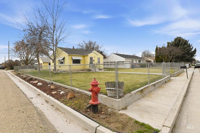 303 W Hazel Street, Caldwell, ID 83605