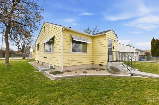 303 W Hazel Street, Caldwell, ID 83605