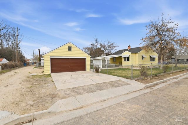 303 W Hazel Street, Caldwell, ID 83605