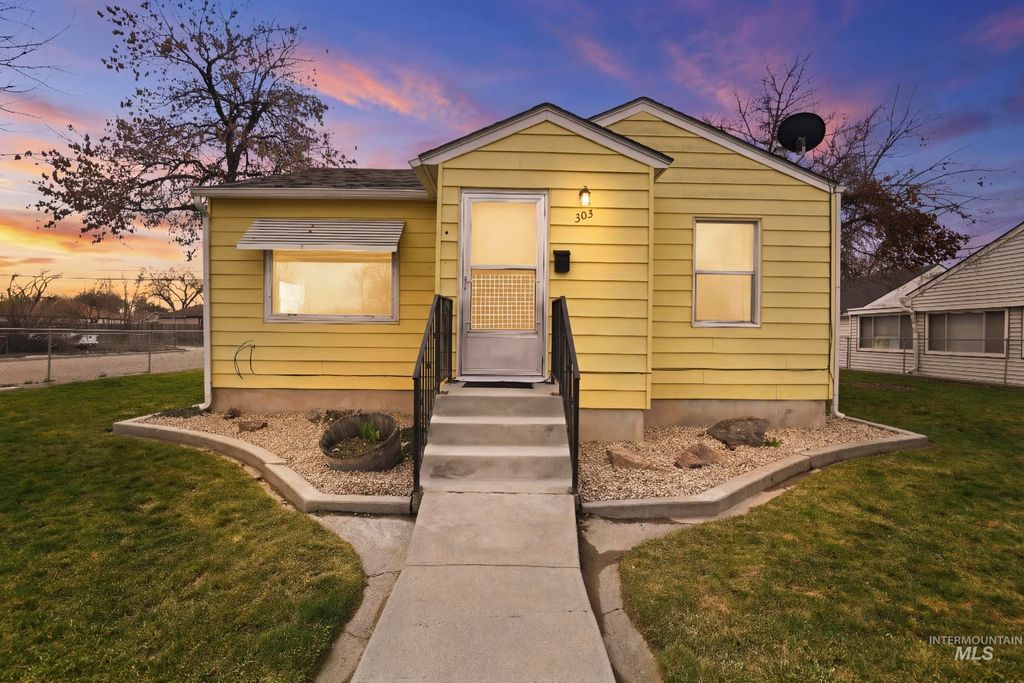 303 W Hazel Street, Caldwell, ID 83605