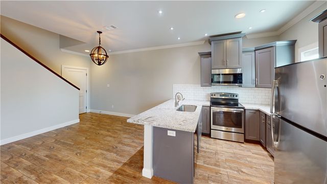 203 Brentwood Drive E 53, College Station, TX 77840