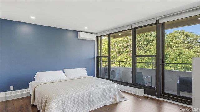 166-10 Powells Cove Boulevard 6C, Whitestone, NY 11357
