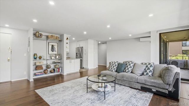 166-10 Powells Cove Boulevard 6C, Whitestone, NY 11357