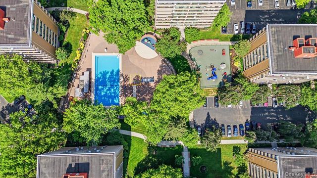 166-10 Powells Cove Boulevard 6C, Whitestone, NY 11357