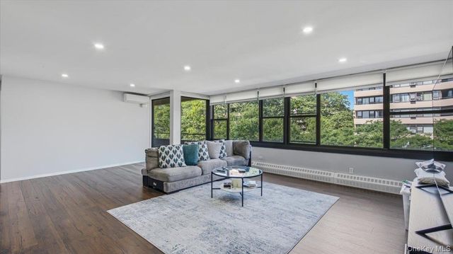 166-10 Powells Cove Boulevard 6C, Whitestone, NY 11357