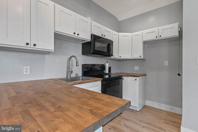 110 S BEECH ST, Fleetwood, PA 19522