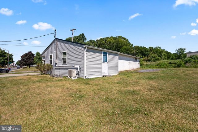 110 S BEECH ST, Fleetwood, PA 19522