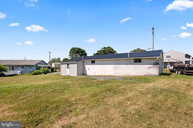 110 S BEECH ST, Fleetwood, PA 19522