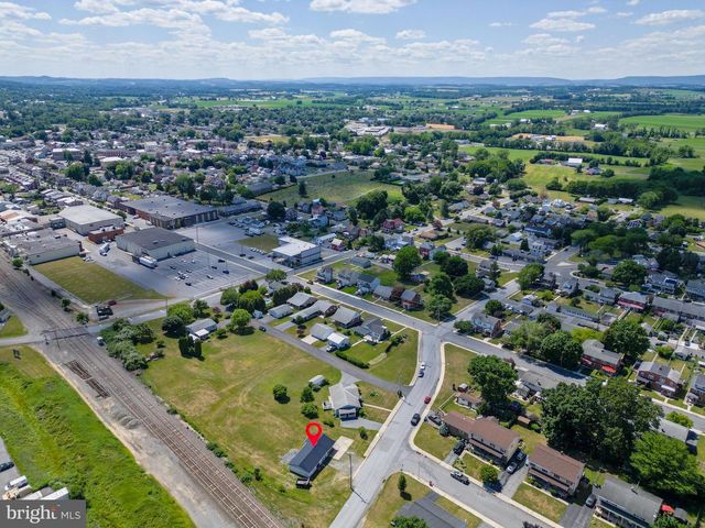 110 S BEECH ST, Fleetwood, PA 19522
