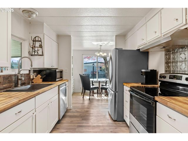 17003 Sw ELDORADO Dr, Portland, OR 97224