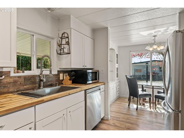 17003 Sw ELDORADO Dr, Portland, OR 97224
