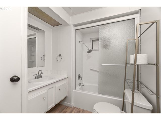 17003 Sw ELDORADO Dr, Portland, OR 97224