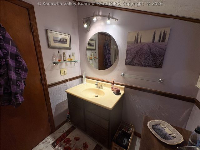 101 Castle Drive, Charleston, WV 25313