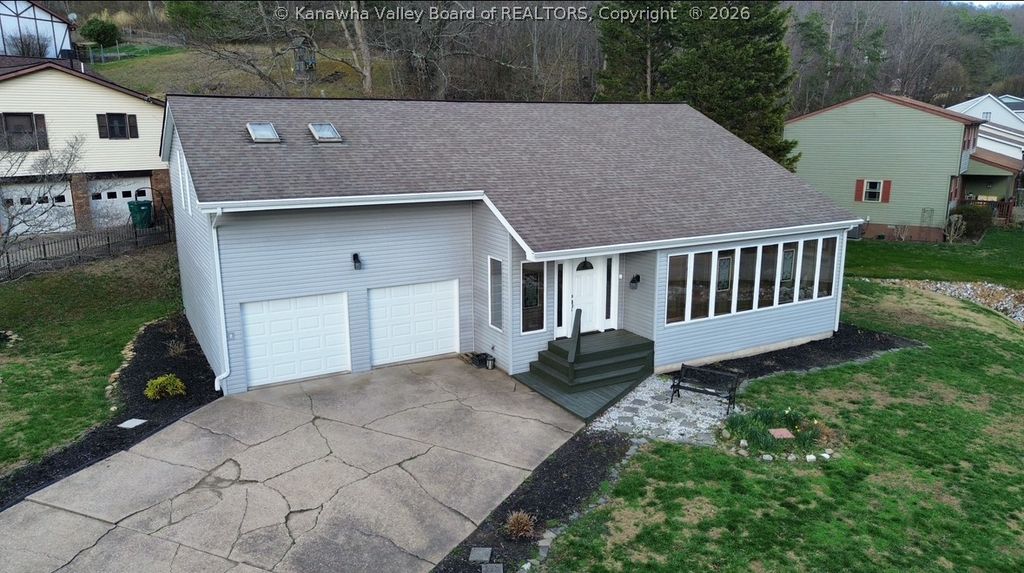 101 Castle Drive, Charleston, WV 25313