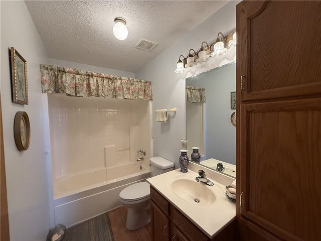 400 MC 2032, Yellville, AR 72687