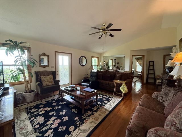 400 MC 2032, Yellville, AR 72687