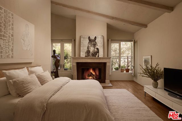 1372 Benedict Canyon Drive, Los Angeles, CA 90210