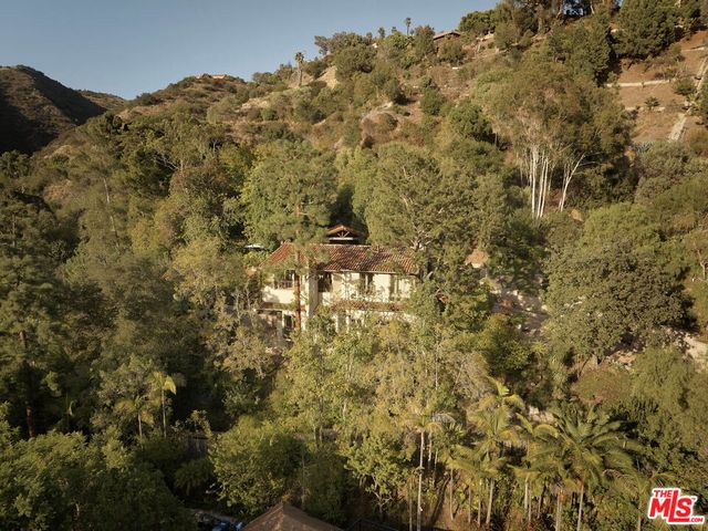 1372 Benedict Canyon Drive, Los Angeles, CA 90210