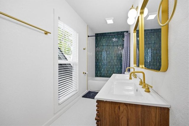 1216 W 20th Terrace, Kansas City, MO 64108