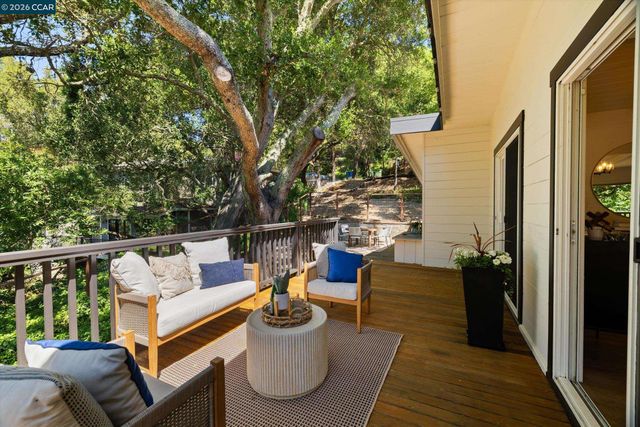 8 Westwood Court, Orinda, CA 94563