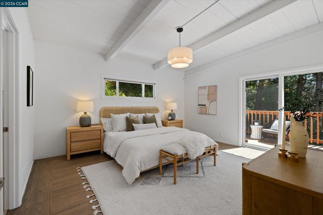8 Westwood Court, Orinda, CA 94563