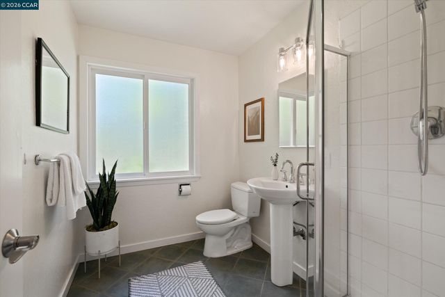 8 Westwood Court, Orinda, CA 94563