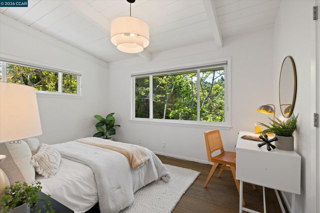 8 Westwood Court, Orinda, CA 94563