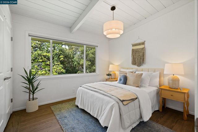 8 Westwood Court, Orinda, CA 94563