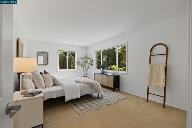 8 Westwood Court, Orinda, CA 94563