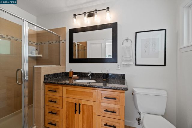 8 Westwood Court, Orinda, CA 94563