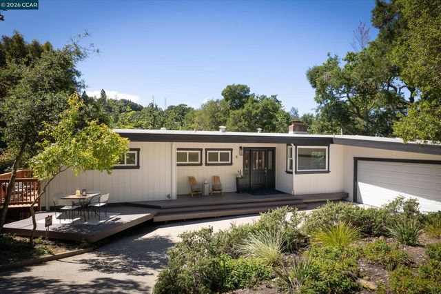 8 Westwood Court, Orinda, CA 94563
