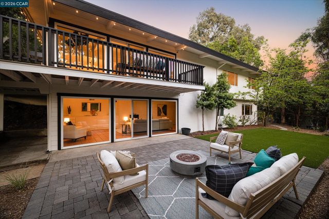 8 Westwood Court, Orinda, CA 94563