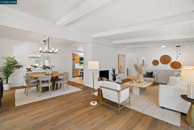 8 Westwood Court, Orinda, CA 94563