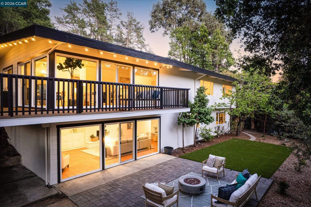 8 Westwood Court, Orinda, CA 94563