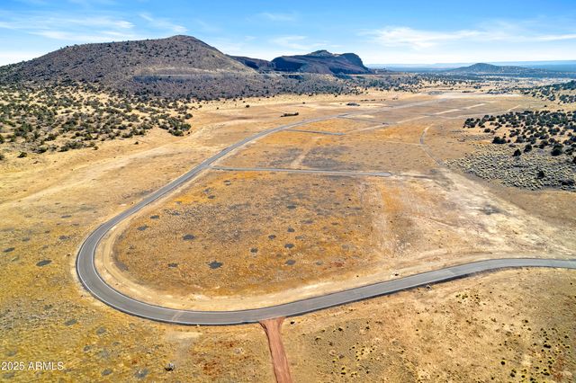 6026 MEADOWS Lane, Flagstaff, AZ 86004