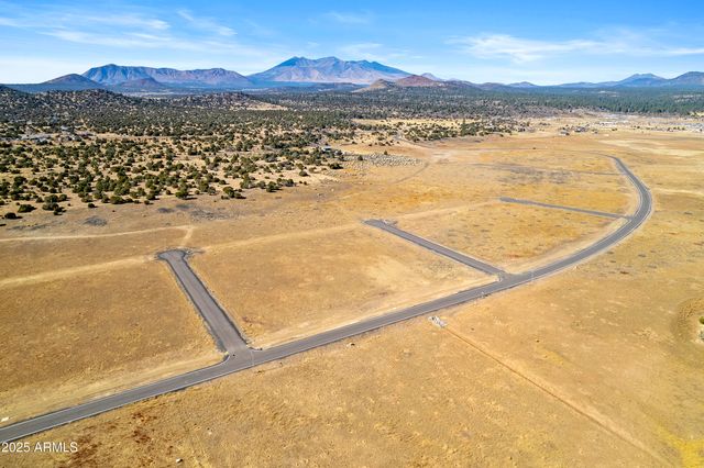 6026 MEADOWS Lane, Flagstaff, AZ 86004