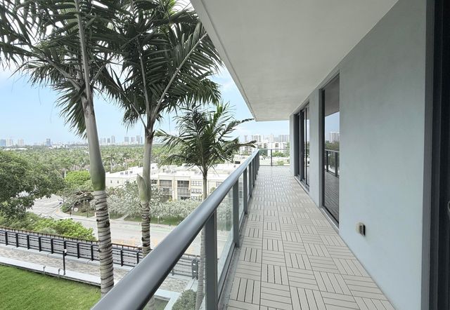 2960 NE 207TH Street 710, Aventura, FL 33180