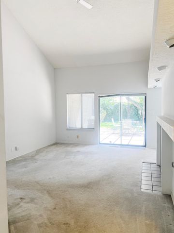 8700 Canyon Run Road NE, Albuquerque, NM 87111