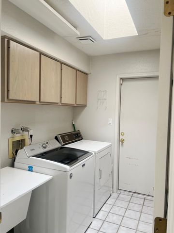 8700 Canyon Run Road NE, Albuquerque, NM 87111