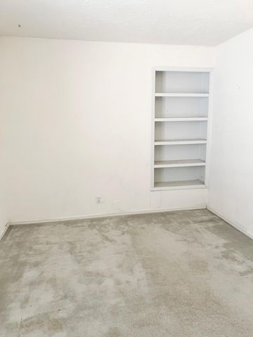 8700 Canyon Run Road NE, Albuquerque, NM 87111