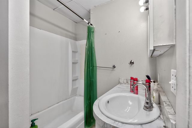 317 20th Street 319, Ames, IA 50010