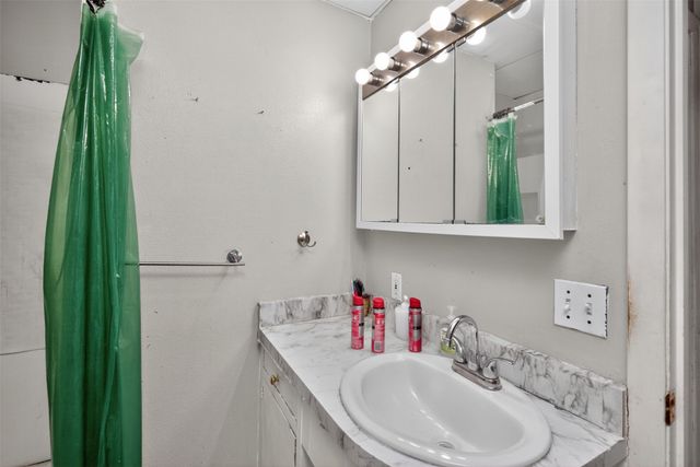 317 20th Street 319, Ames, IA 50010