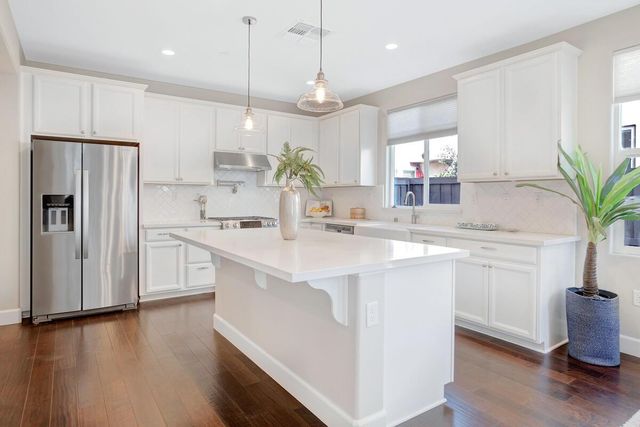 1673 Vine St, Davis, CA 95616