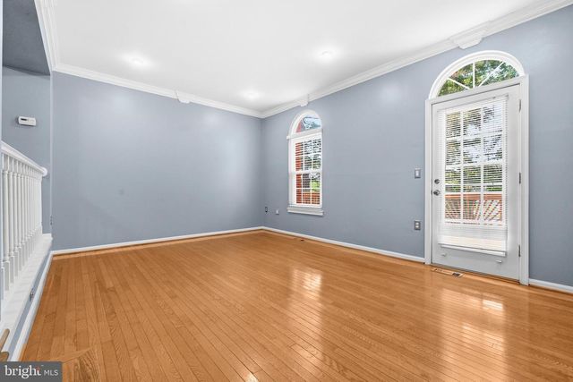 6645 MEDINAH LN, Alexandria, VA 22312
