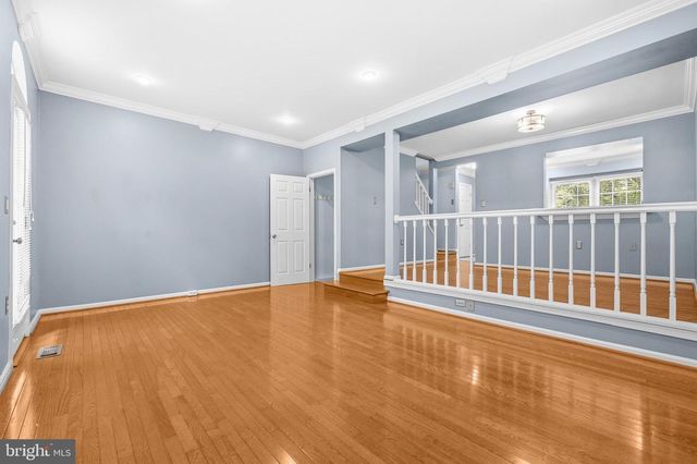 6645 MEDINAH LN, Alexandria, VA 22312