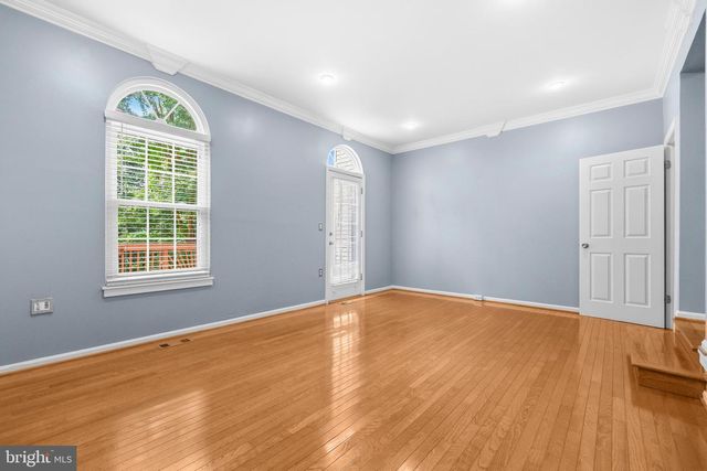 6645 MEDINAH LN, Alexandria, VA 22312